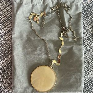 Neckless